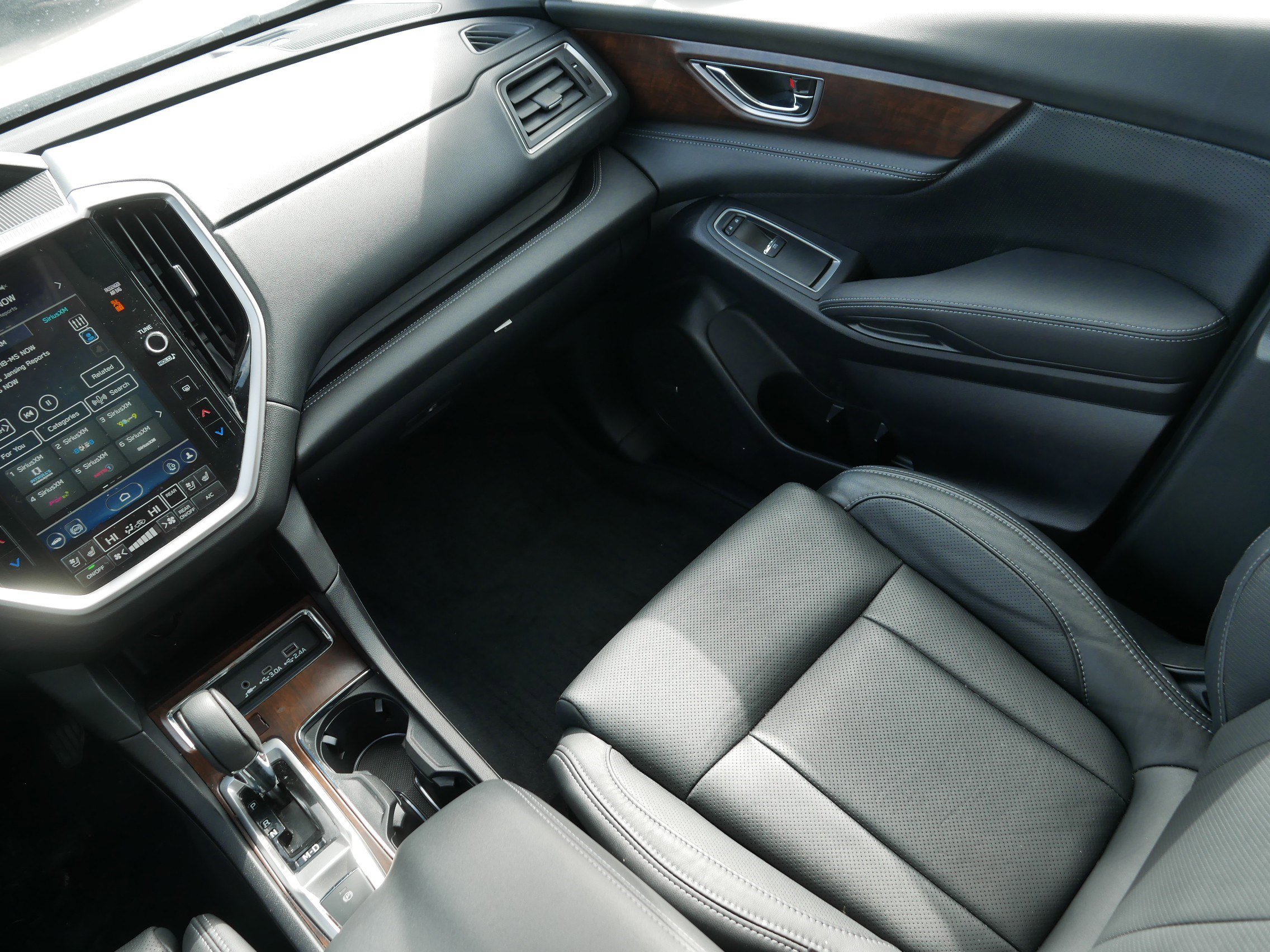 Used 2024 Subaru Ascent Touring image 11