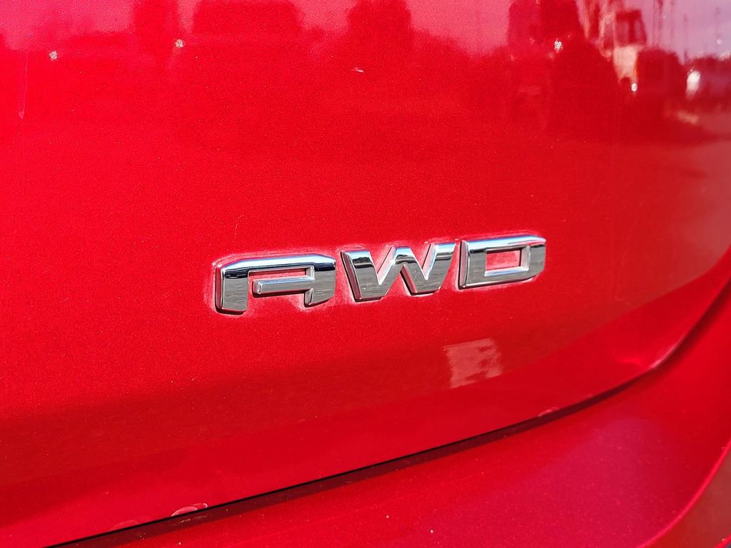 Used 2023 GMC Terrain SLE w/ Driver Convenience Package image 9