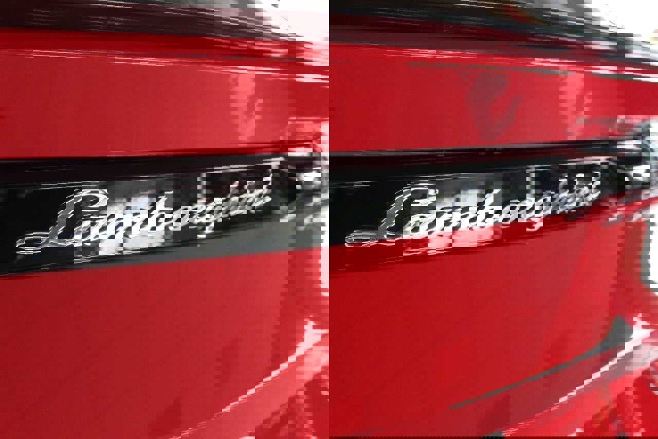 Used 2023 Lamborghini Urus S image 7