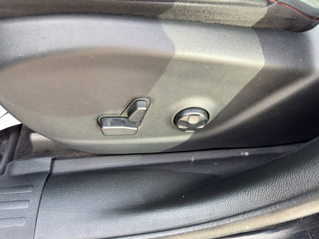 Used 2018 Jeep Cherokee Trailhawk w/ Comfort/Convenience Group image 10