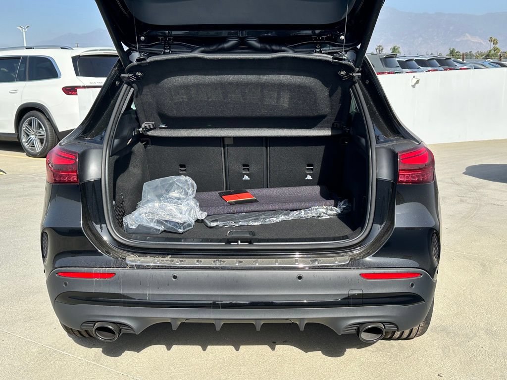 New 2025 Mercedes-Benz GLA 35 AMG 4MATIC image 10