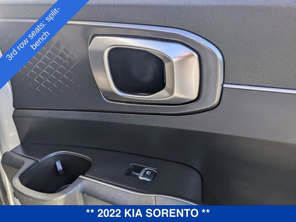 Used 2022 Kia Sorento LX image 32