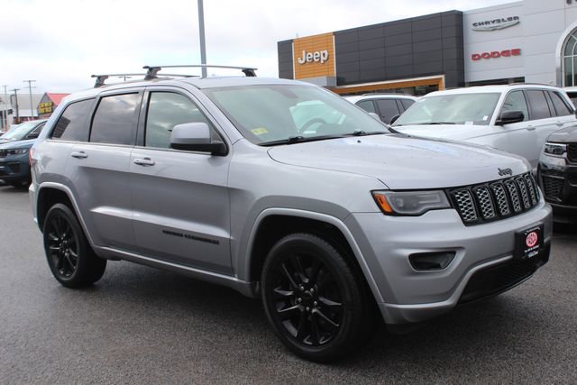 Used 2020 Jeep Grand Cherokee Altitude AWD/4WD image 1