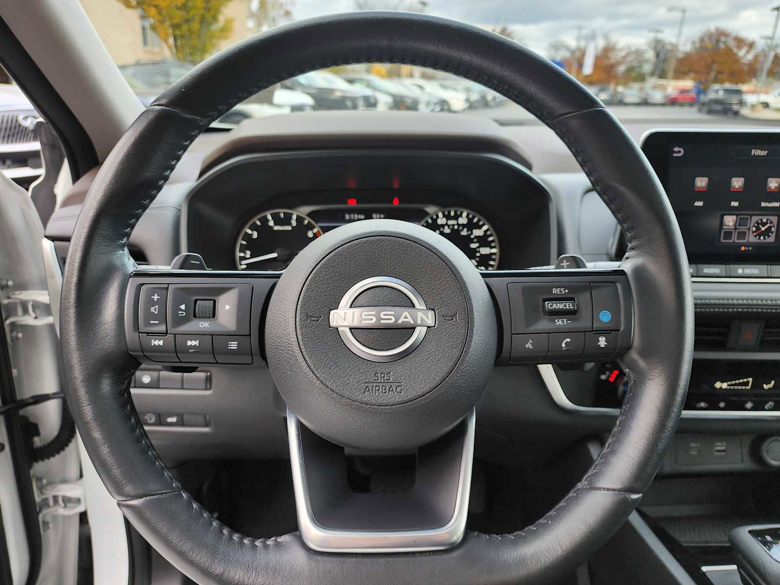 Used 2023 Nissan Rogue SV w/ SV Premium B Package image 11