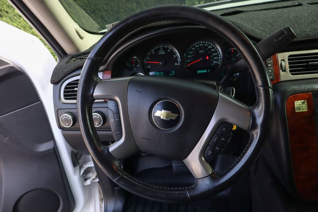 Used 2013 Chevrolet Suburban 2500 LT AWD/4WD image 19
