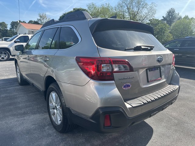 Used 2018 Subaru Outback 2.5i Premium AWD/4WD image 4