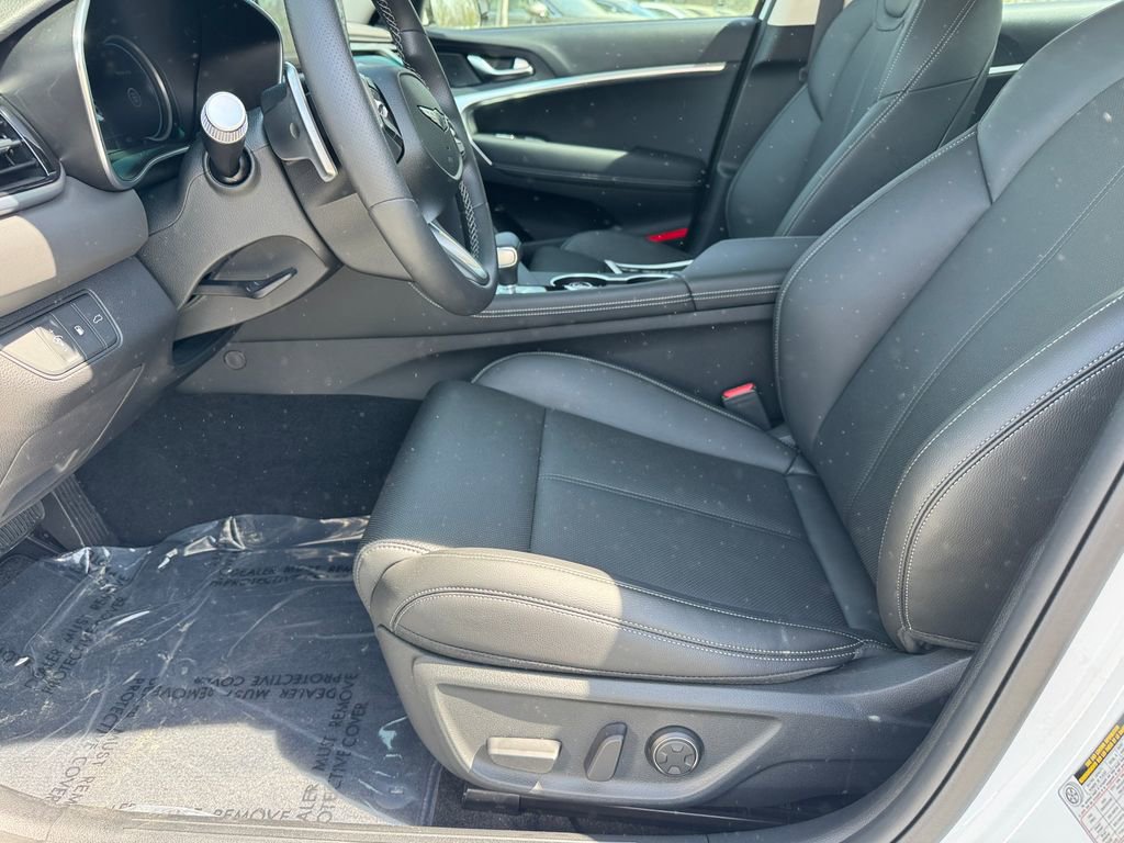 Used 2026 Genesis G70 2.5T image 9