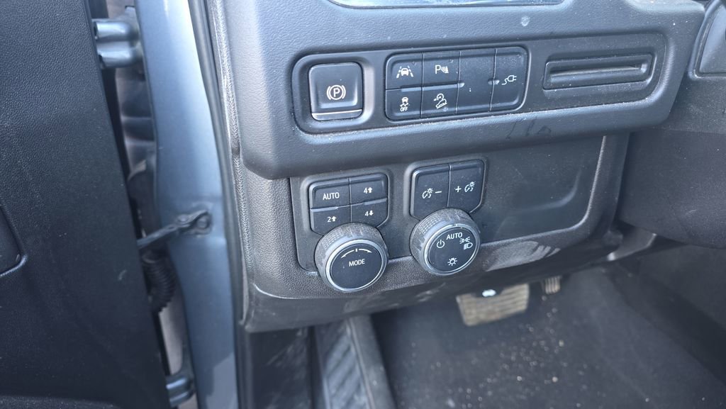 Used 2022 Chevrolet Tahoe Z71 image 14