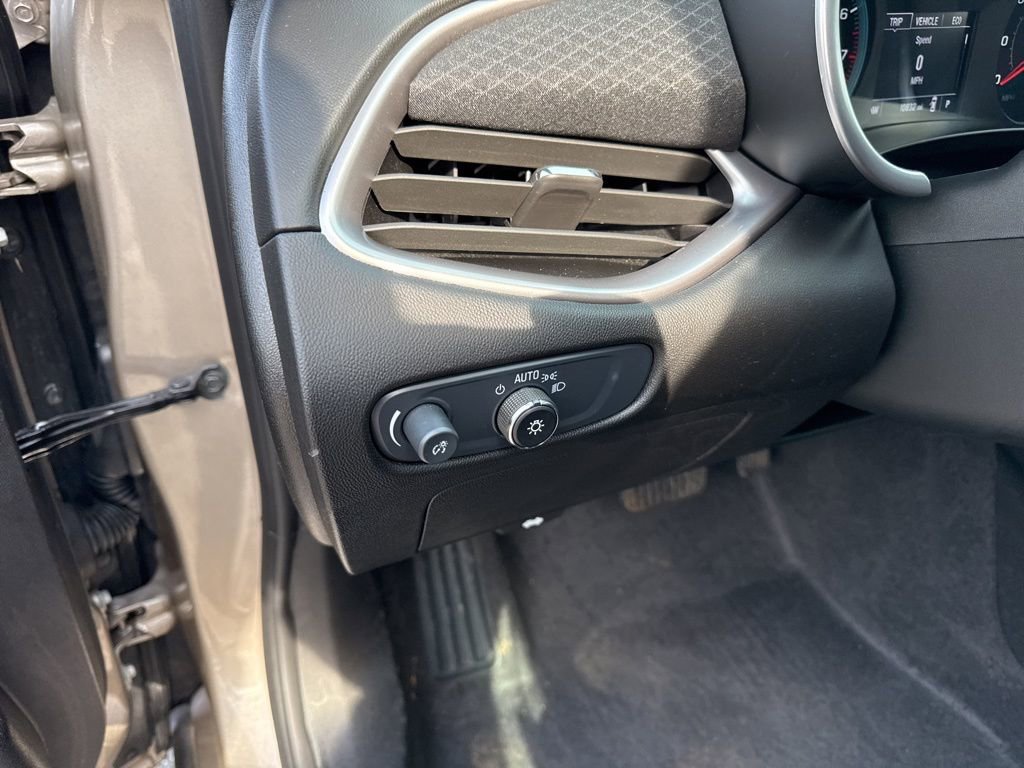 Used 2025 Chevrolet Malibu RS image 18