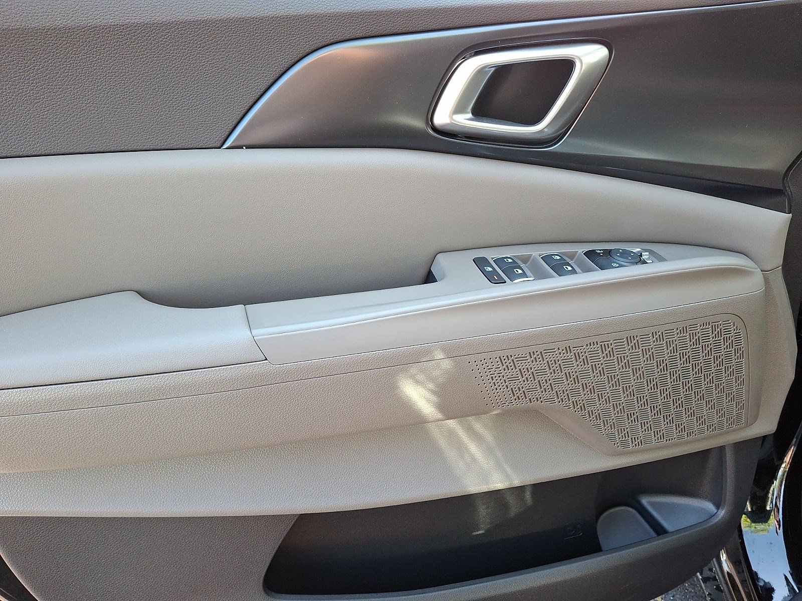 New 2026 Kia Carnival LXS FWD image 5