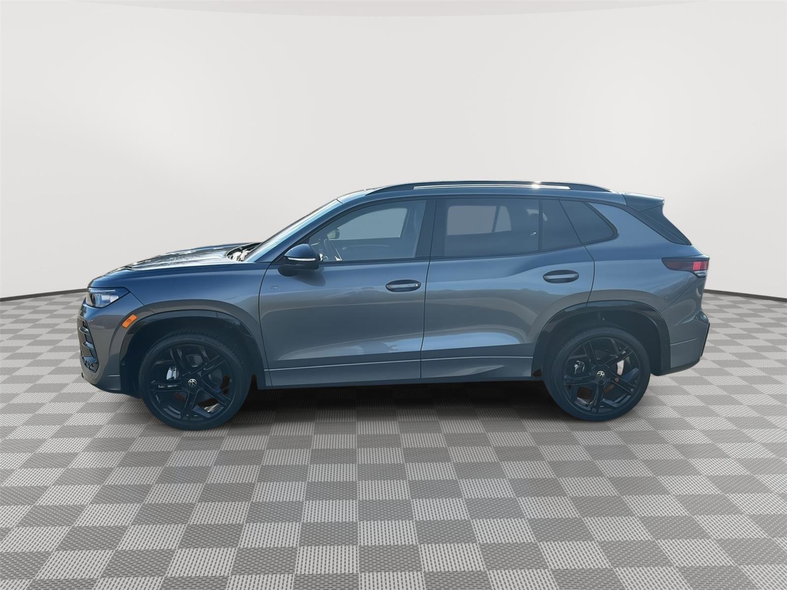 New 2026 Volkswagen Tiguan SE R-Line AWD/4WD image 8