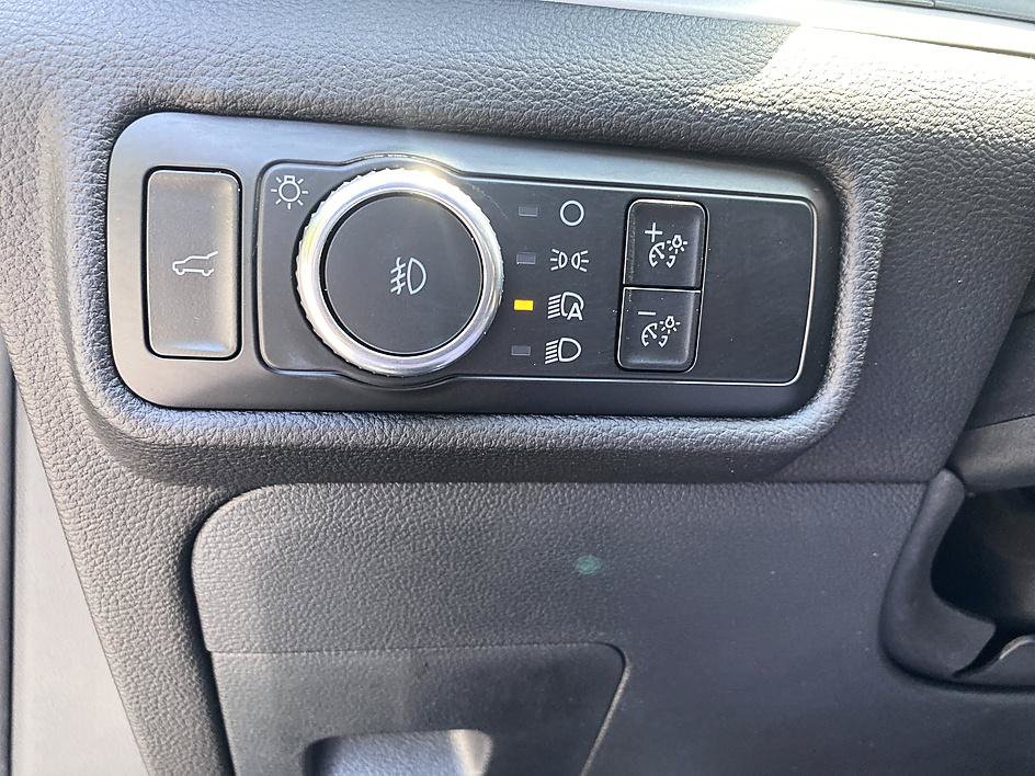 Used 2023 Ford Explorer XLT w/ Equipment Group 202A RWD image 23