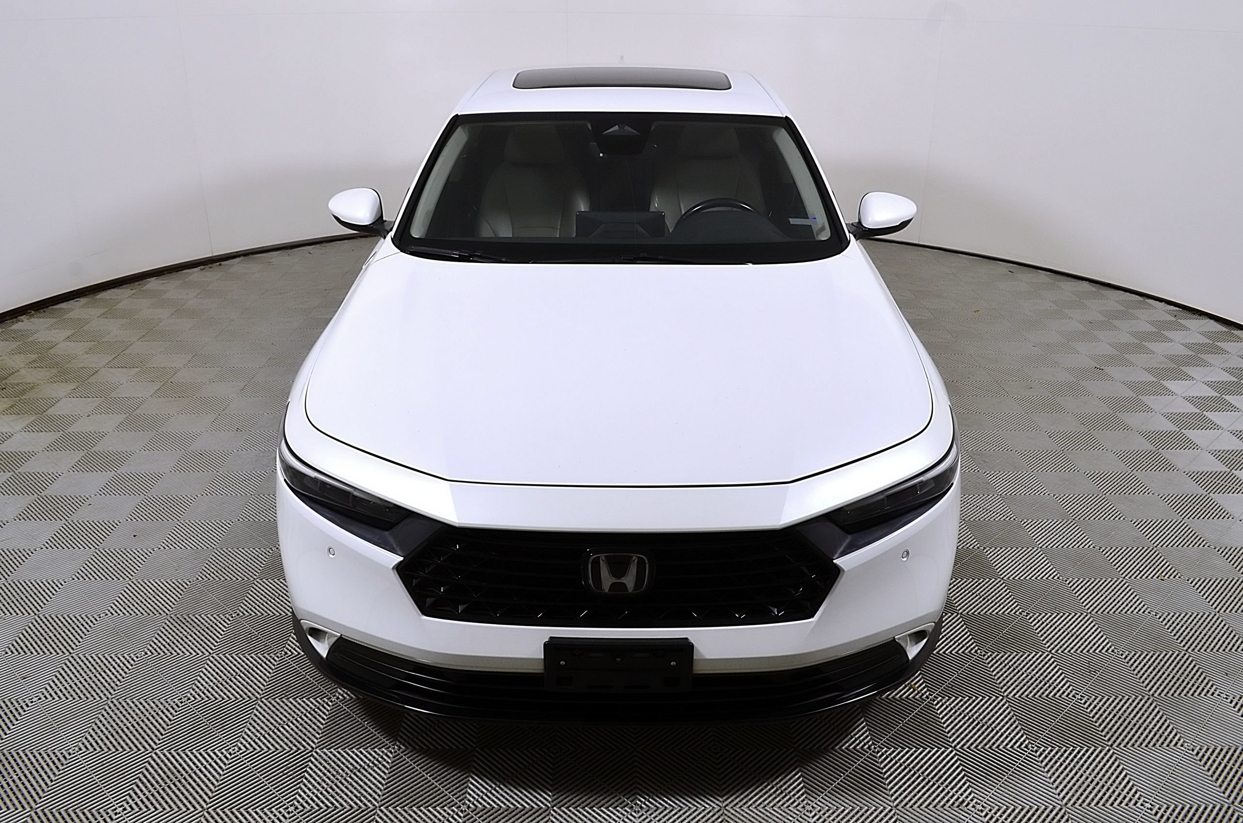 Used 2023 Honda Accord EX-L image 4
