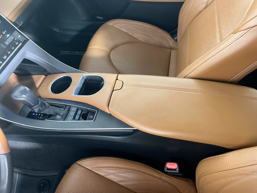 Used 2020 Toyota Avalon Limited w/ Advanced Safety Package FWD image 22