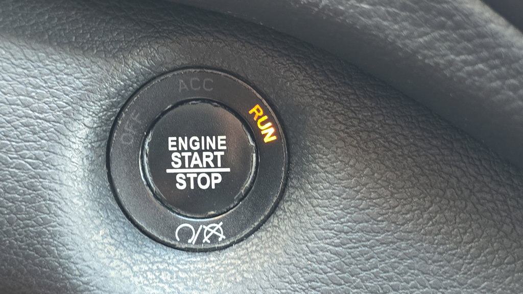 Used 2019 Jeep Cherokee Limited FWD image 23