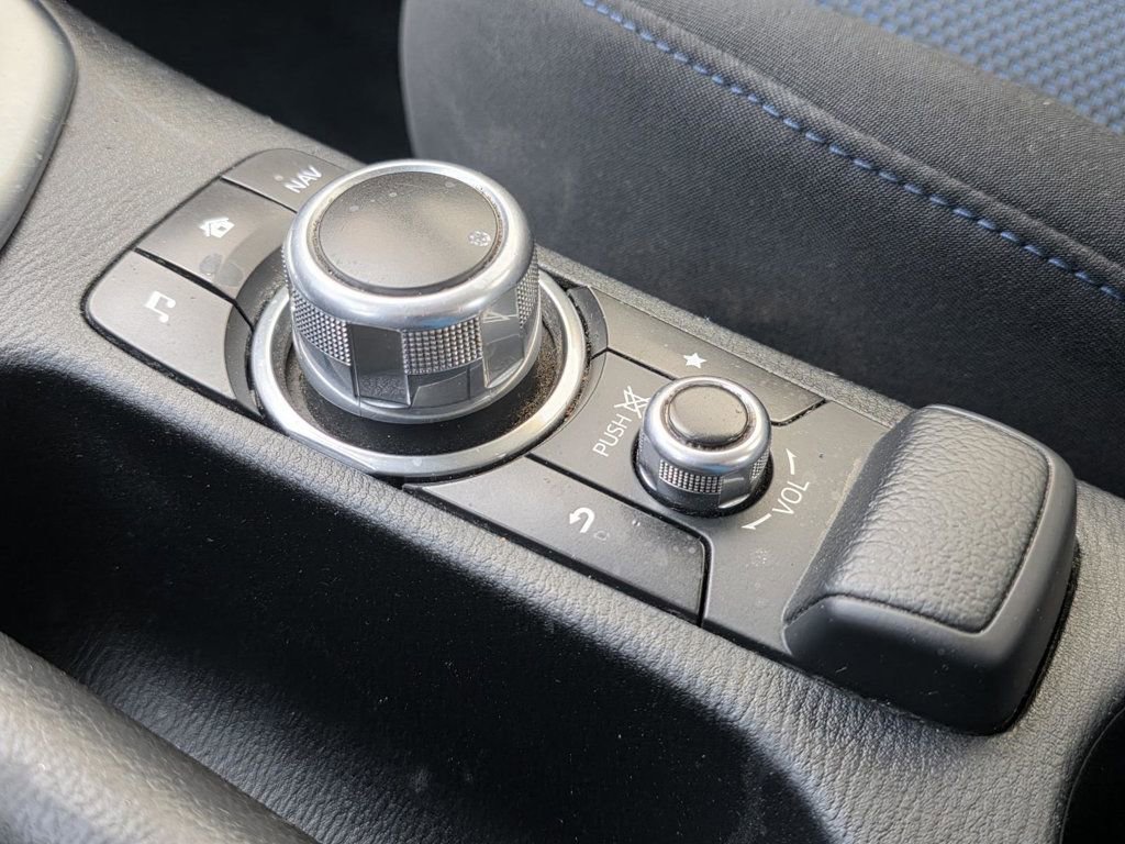 Used 2020 Toyota Yaris LE image 18
