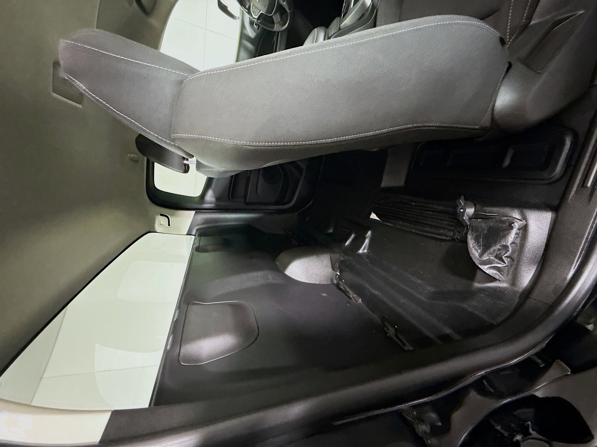 Used 2022 Chevrolet Colorado LT w/ Fleet Safety Package image 26