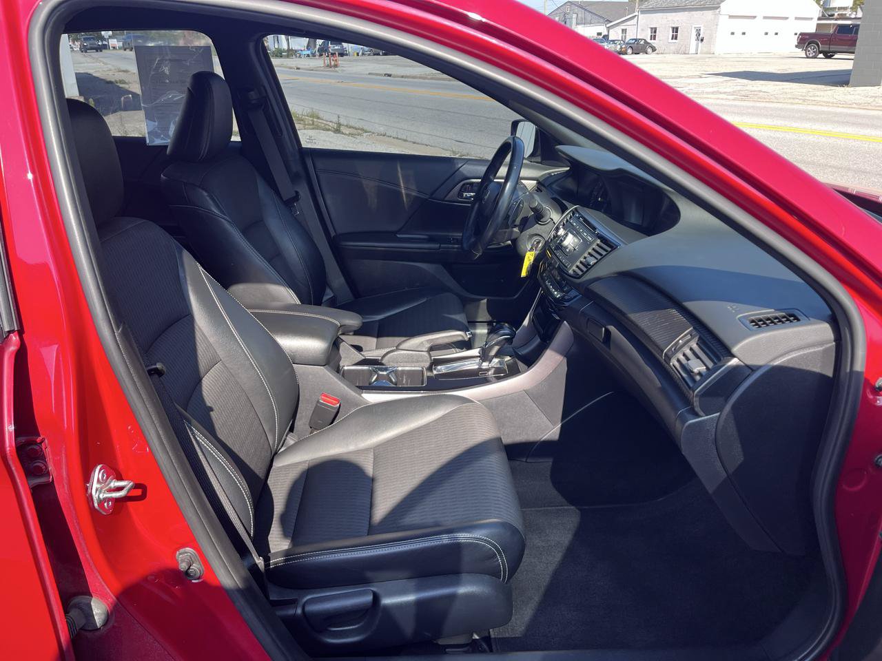 Used 2017 Honda Accord Sport image 15