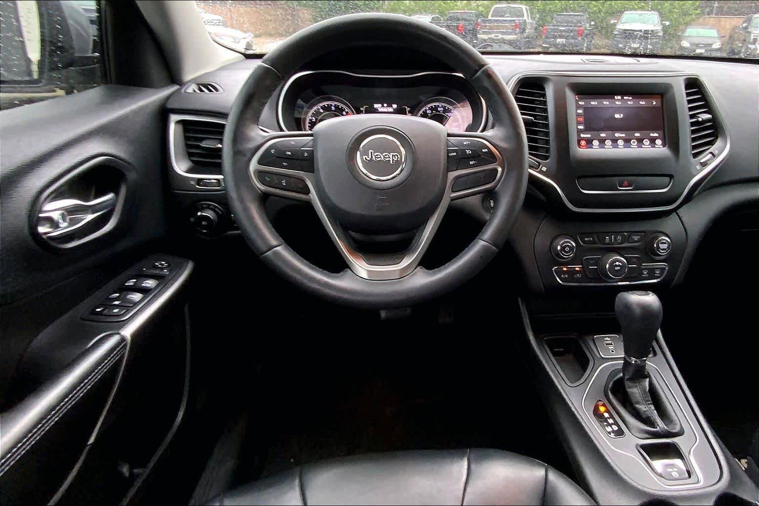 Used 2019 Jeep Cherokee Latitude Plus FWD image 6