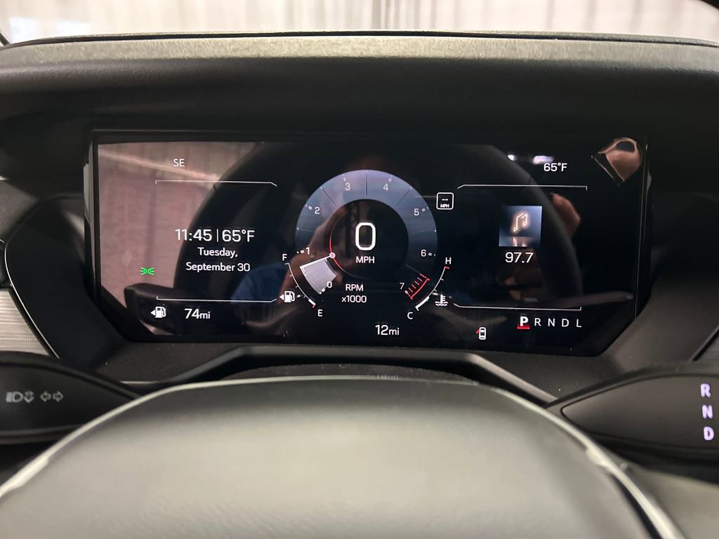 Used 2025 GMC Acadia Elevation image 16