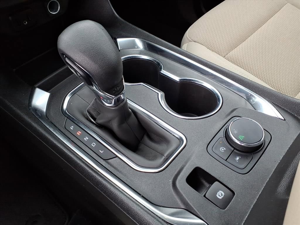 Used 2023 Chevrolet Traverse LS image 27