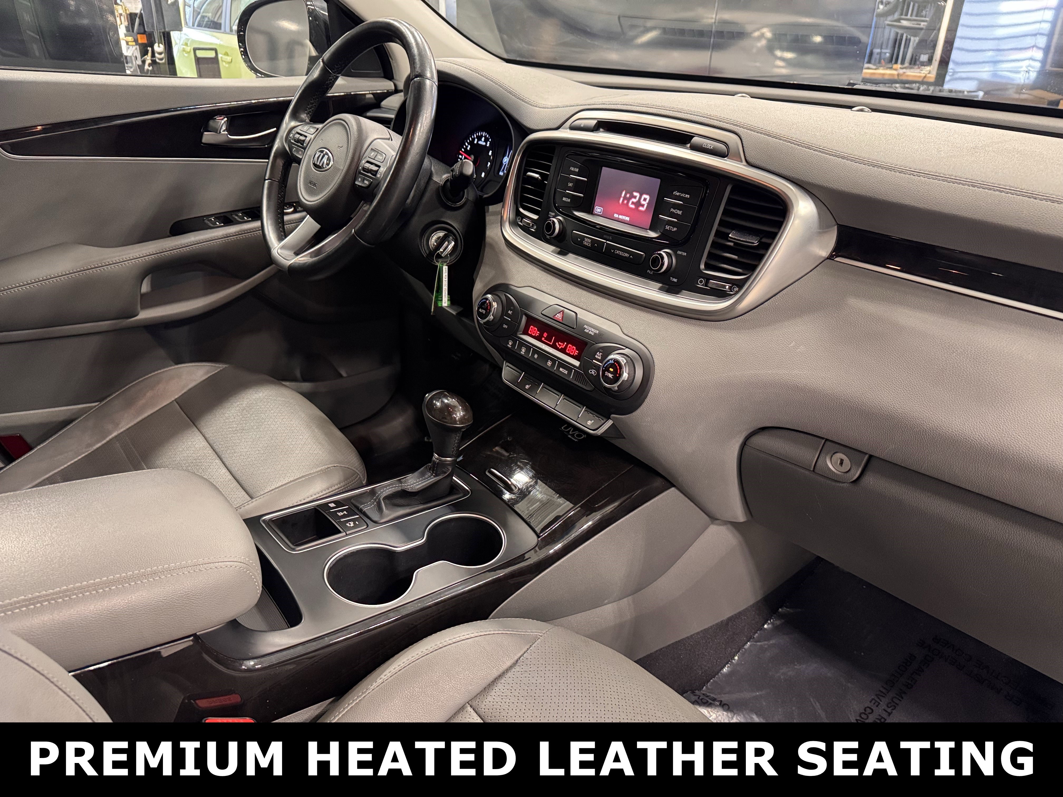 Used 2016 Kia Sorento EX image 4