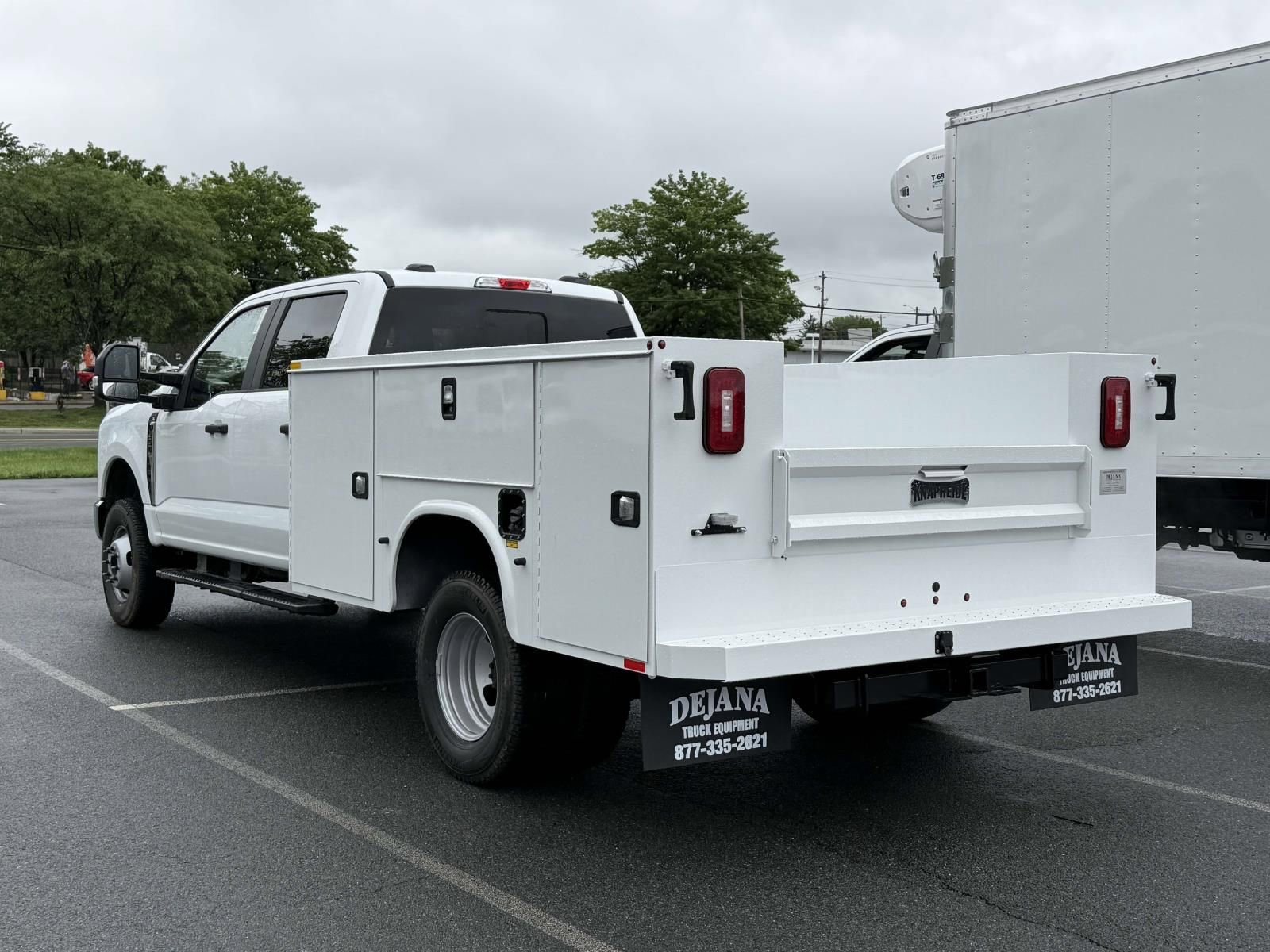 New 2025 Ford F350 XL w/ XL Chrome Package image 4
