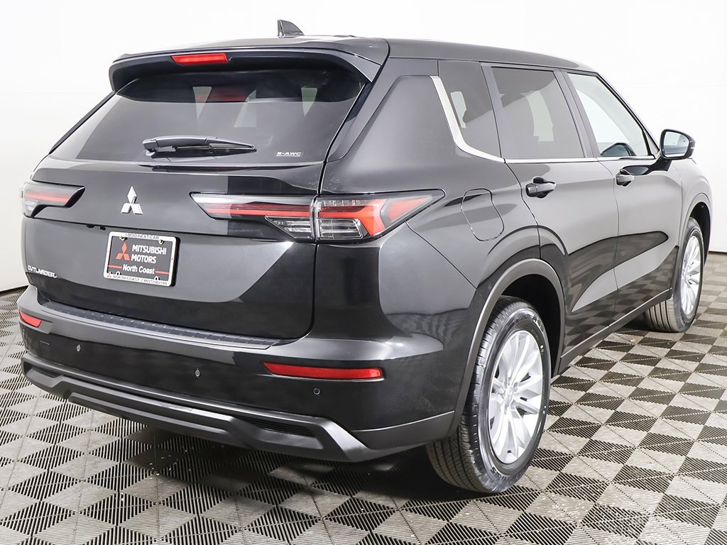 New 2026 Mitsubishi Outlander ES image 11