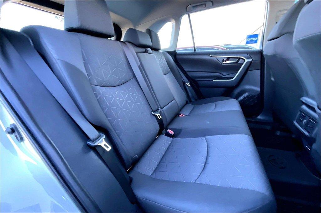 Used 2022 Toyota RAV4 XLE image 25