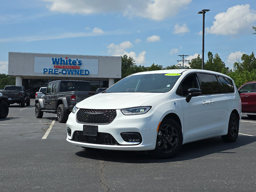 Used 2024 Chrysler Pacifica Limited FWD image 1