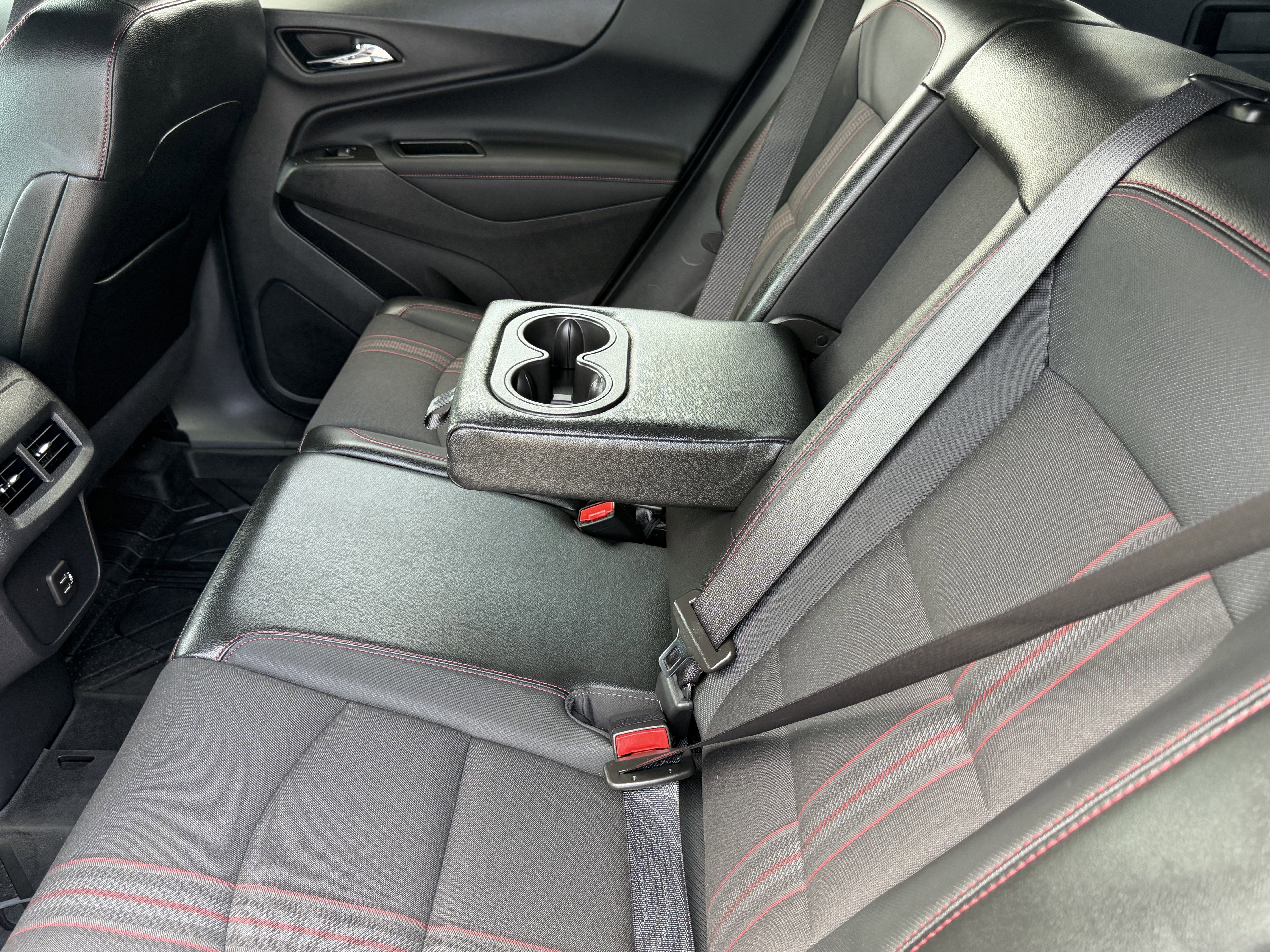 Used 2023 Chevrolet Equinox RS w/ LPO, Floor Liner Package FWD image 28