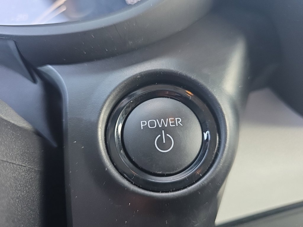 Certified 2025 Toyota Sienna LE FWD image 24
