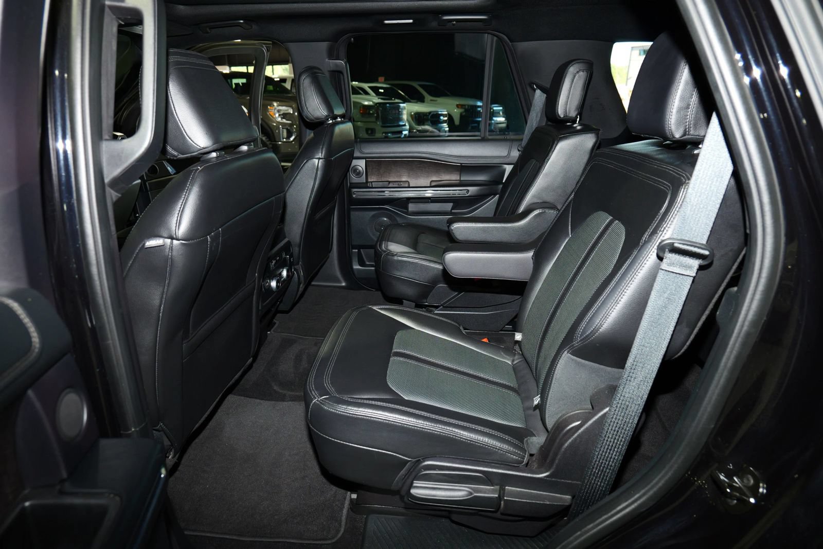 Used 2021 Ford Expedition Limited AWD/4WD image 18