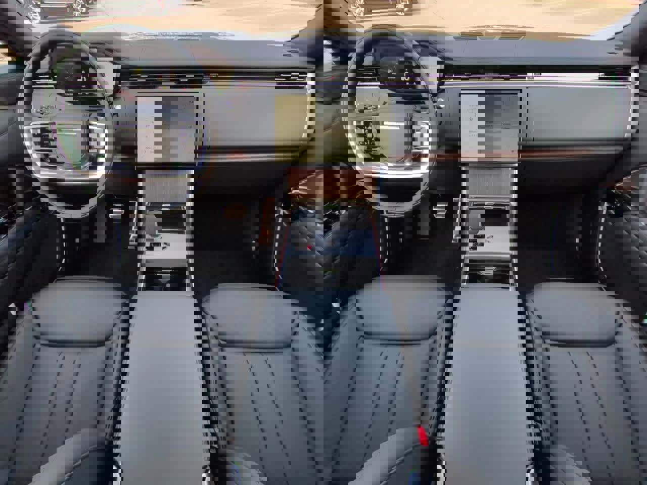 New 2026 Land Rover Range Rover SE image 15