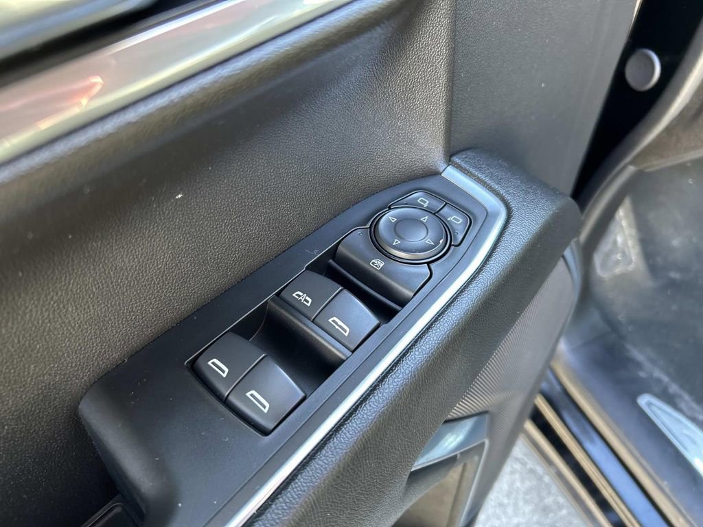 Used 2025 Chevrolet Silverado 1500 LT image 6