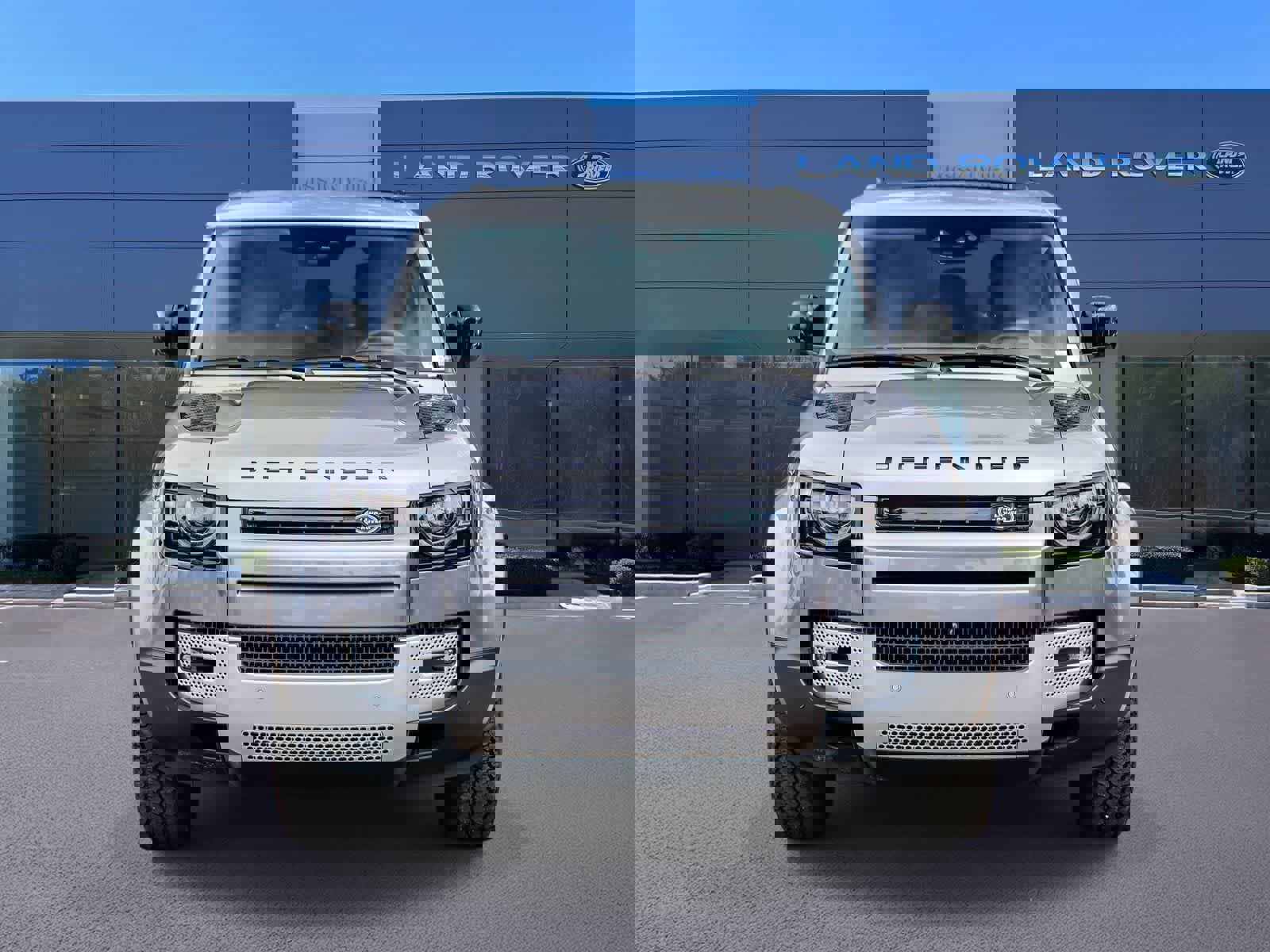 Used 2024 Land Rover Defender 110 S image 2