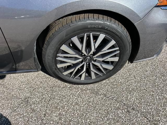 Used 2023 Nissan Altima 2.5 SV FWD image 33