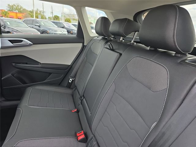 New 2026 Volkswagen Taos SE FWD image 11