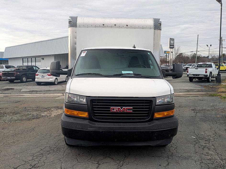 Used 2018 GMC Savana 3500 Extended w/ Driver Convenience Package image 2