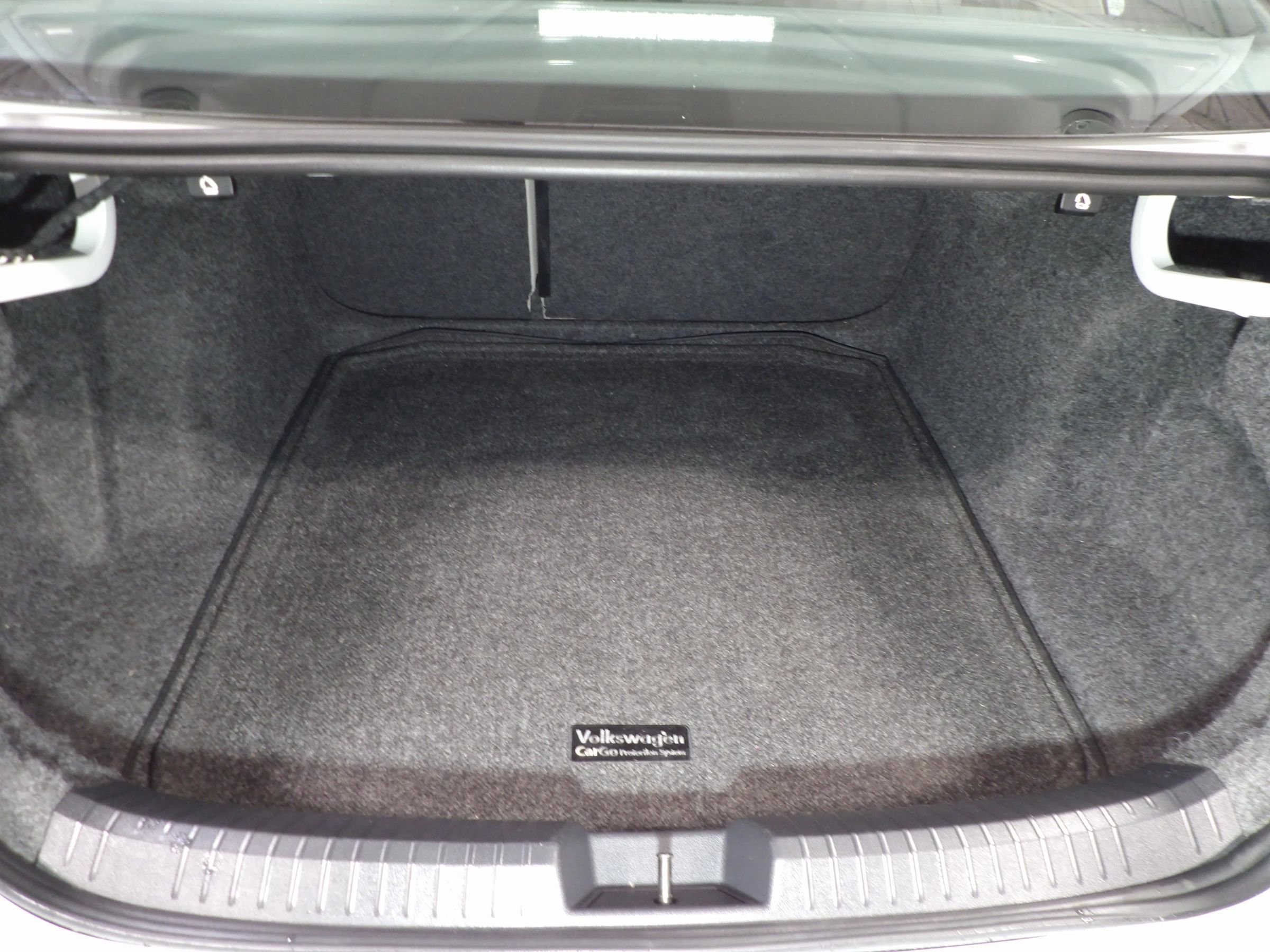 Used 2025 Volkswagen Jetta SE w/ Sunroof Package FWD image 7