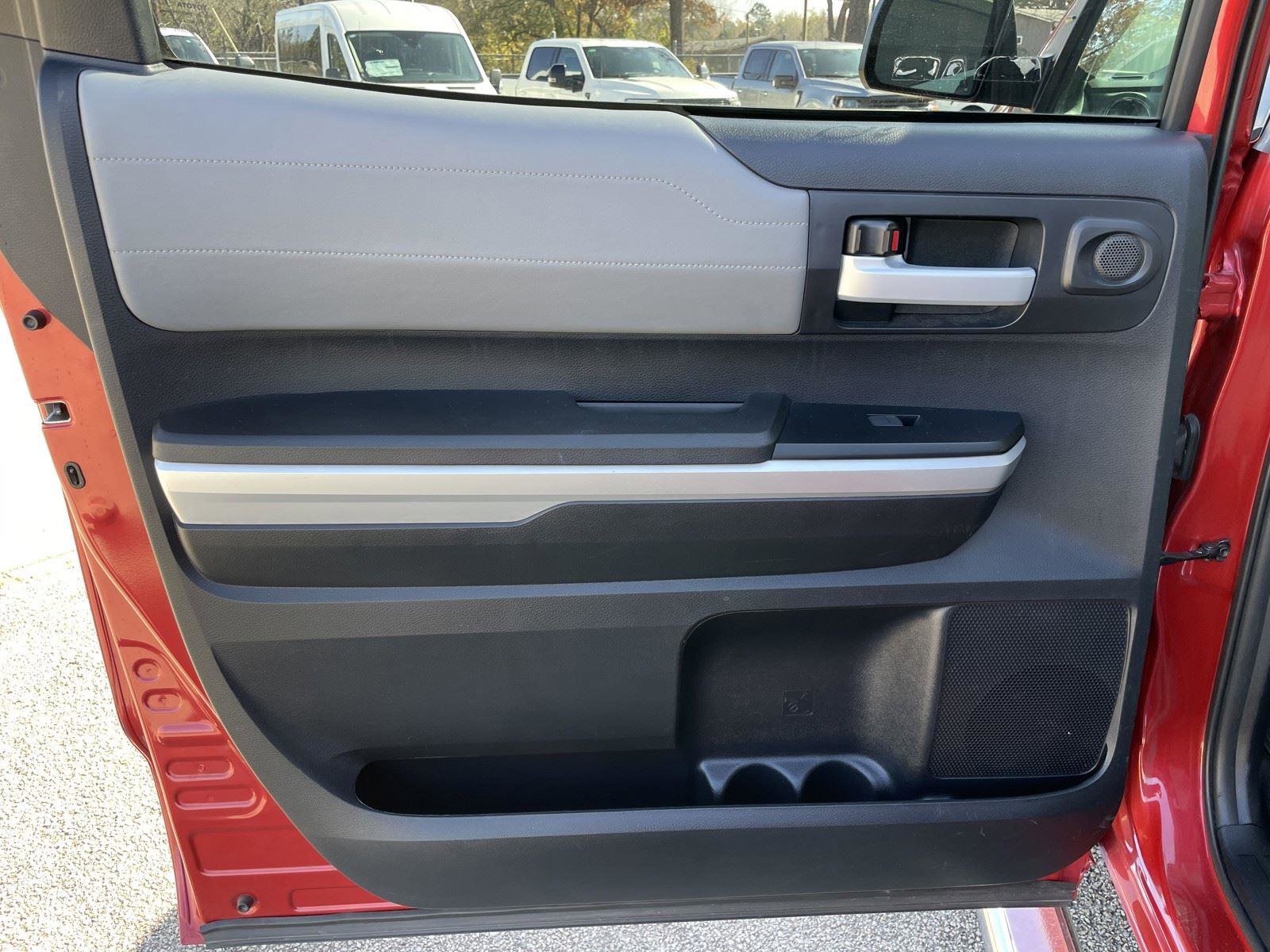 Used 2015 Toyota Tundra Limited image 37