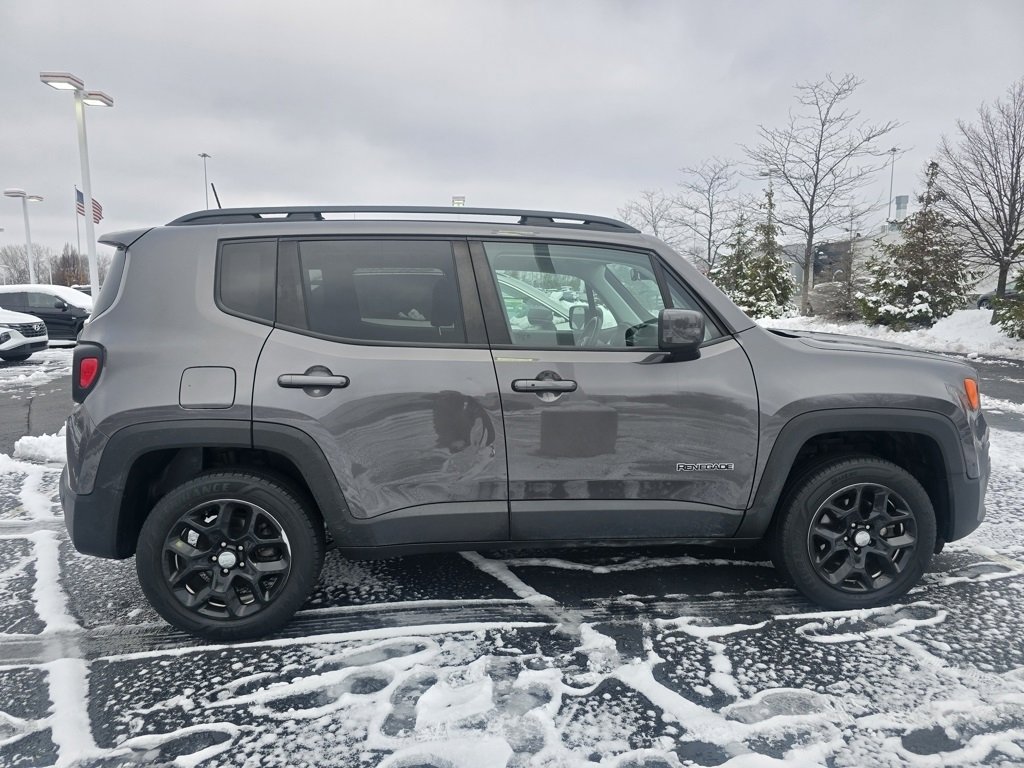 Used 2018 Jeep Renegade Latitude w/ Cold Weather Group image 8