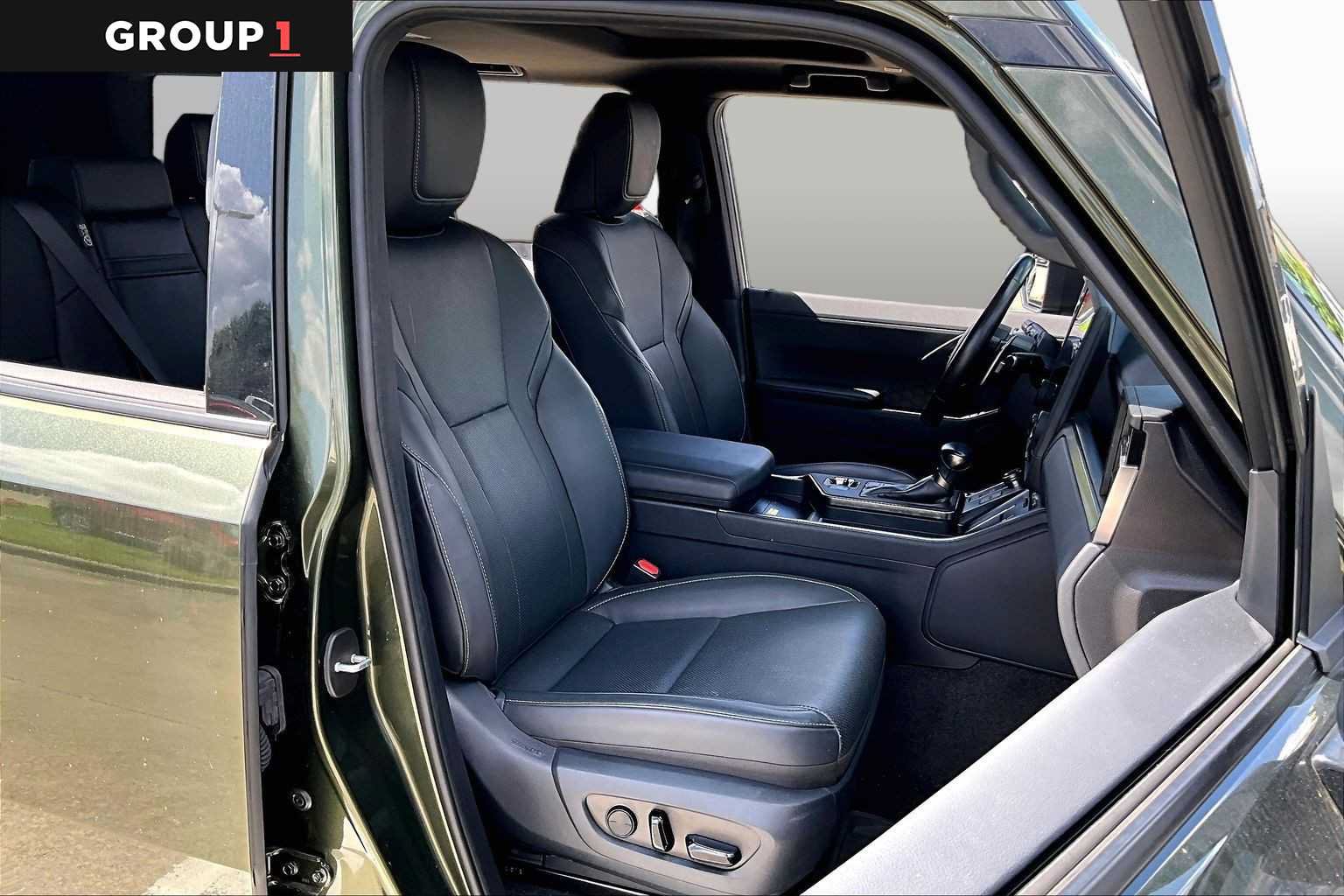 Certified 2024 Lexus GX 550 w/ Accessory Package (31) AWD/4WD image 8