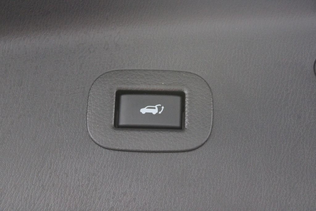 Used 2023 INFINITI QX80 Sensory w/ Cargo Package AWD/4WD image 17