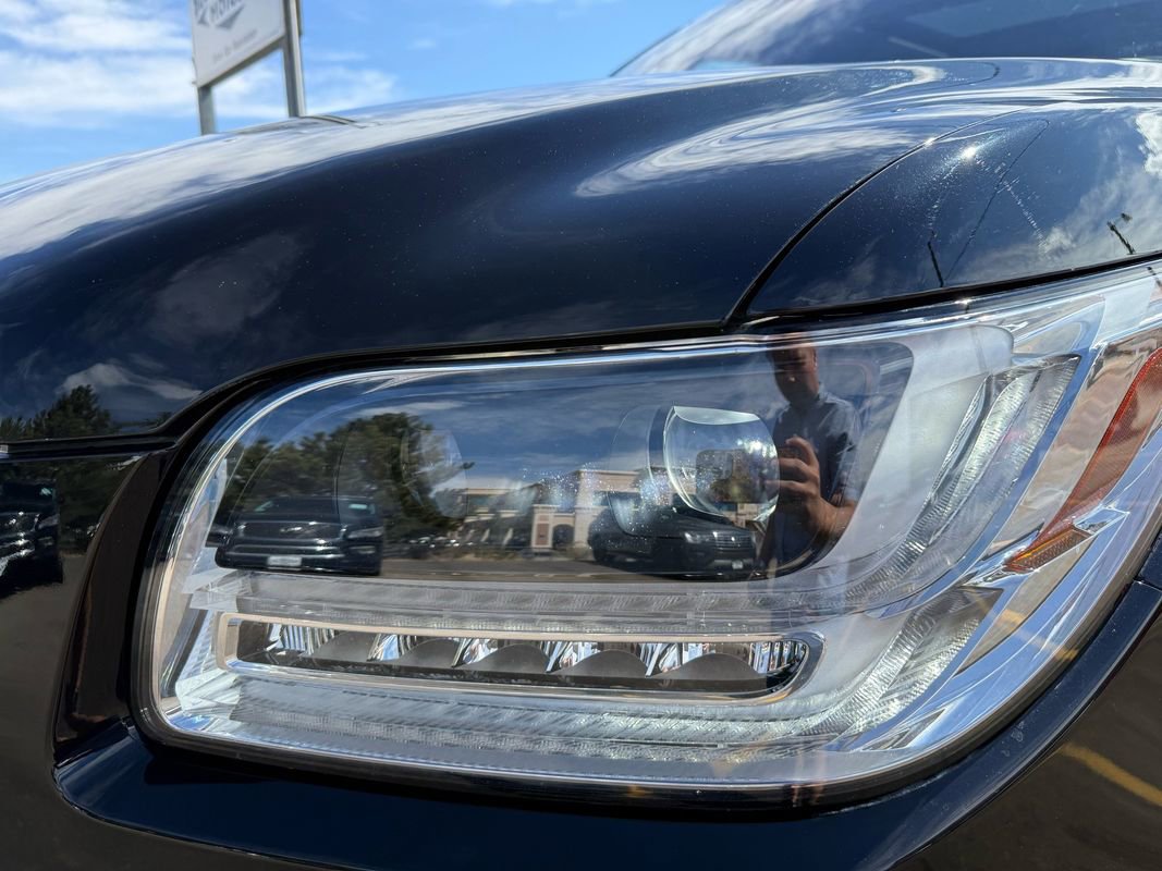 Used 2019 Lincoln Navigator Reserve image 10
