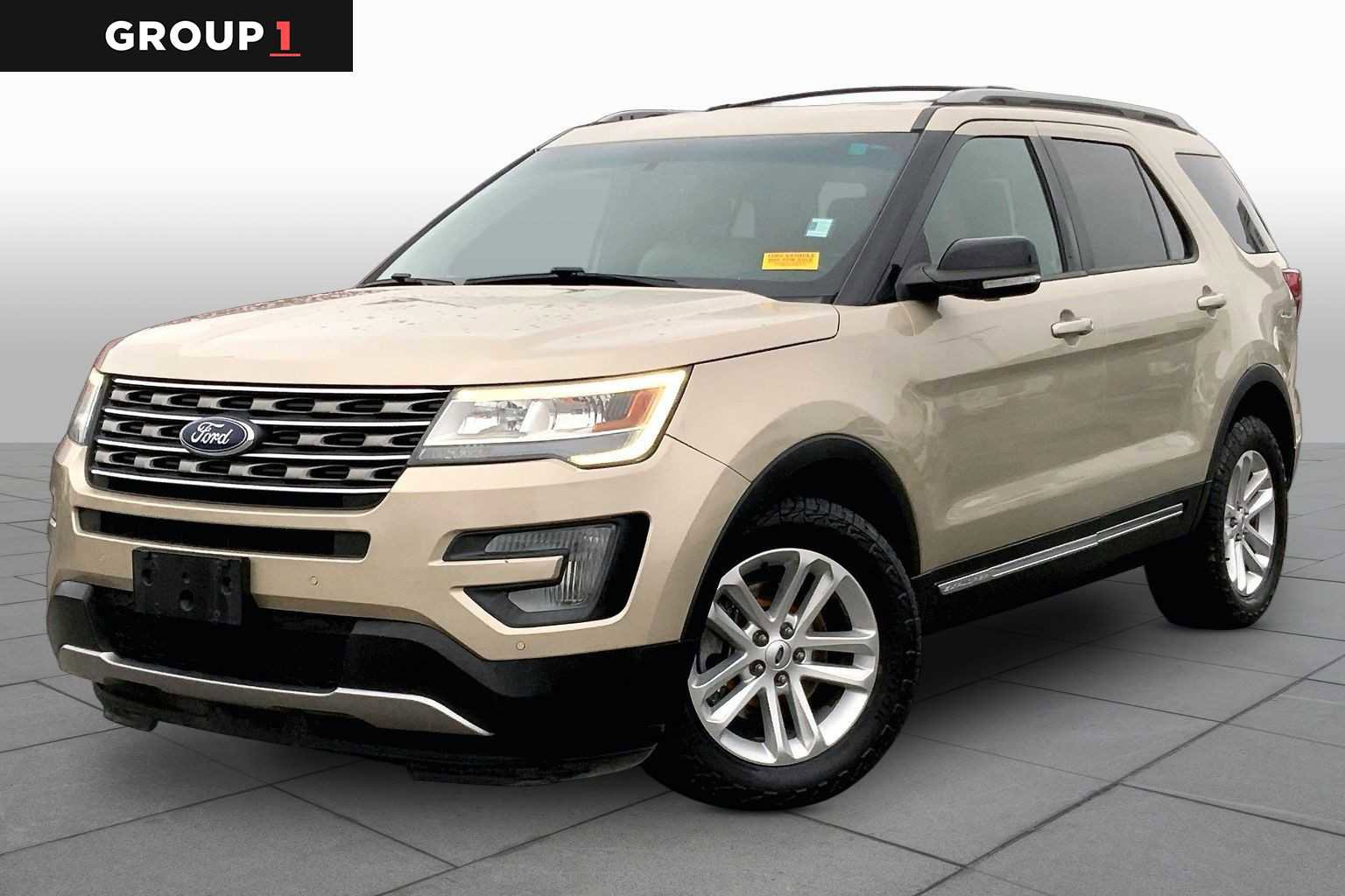 Used 2017 Ford Explorer XLT w/ Equipment Group 202A FWD image 1