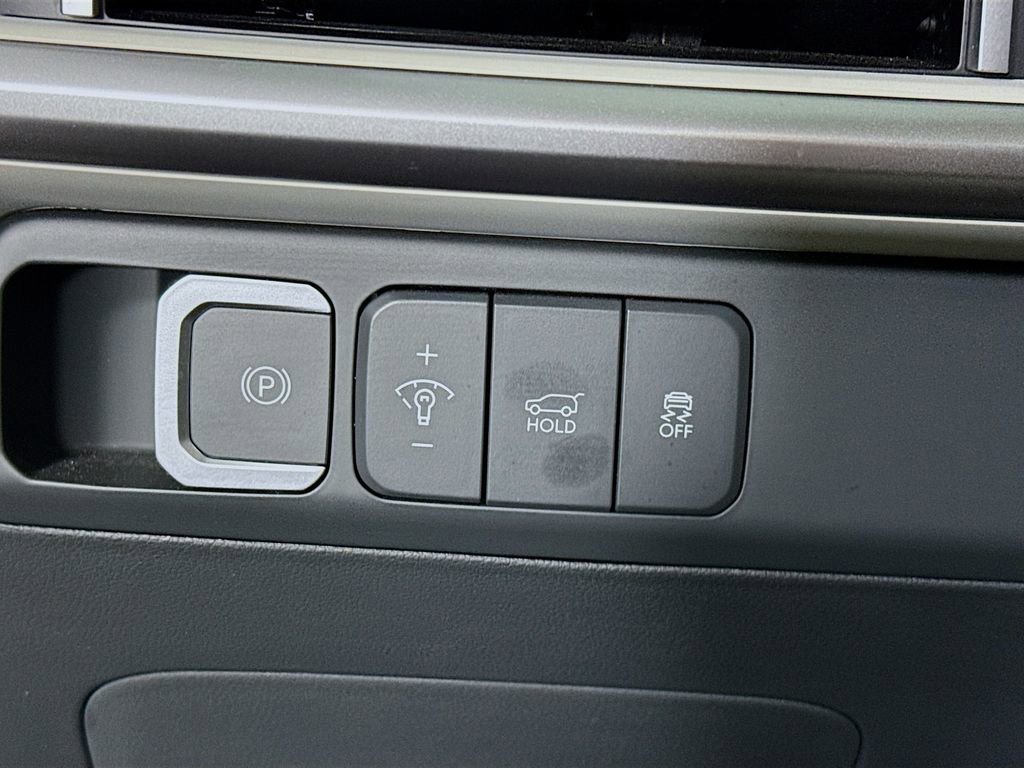 Used 2025 Hyundai Santa Fe SE image 18