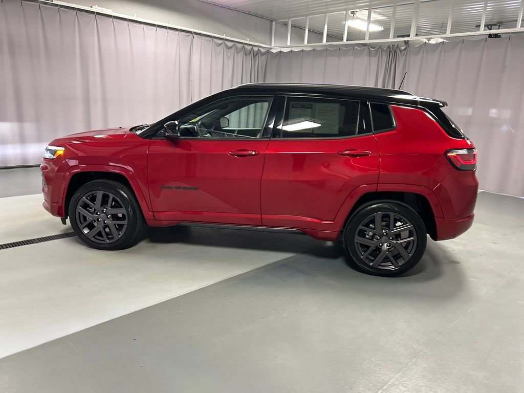 Used 2024 Jeep Compass Limited w/ High Altitude Package AWD/4WD image 4