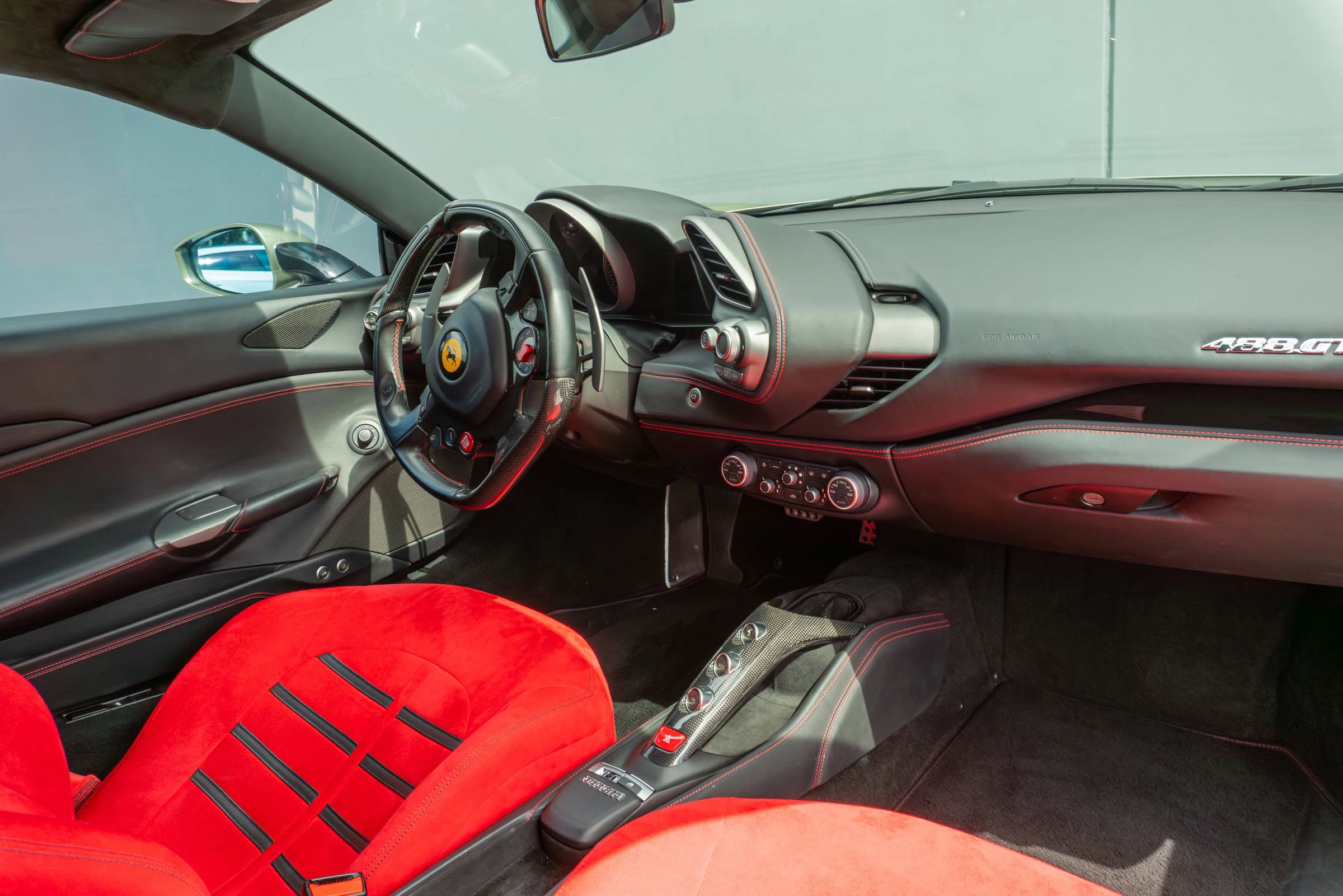 Used 2018 Ferrari 488 GTB RWD image 14