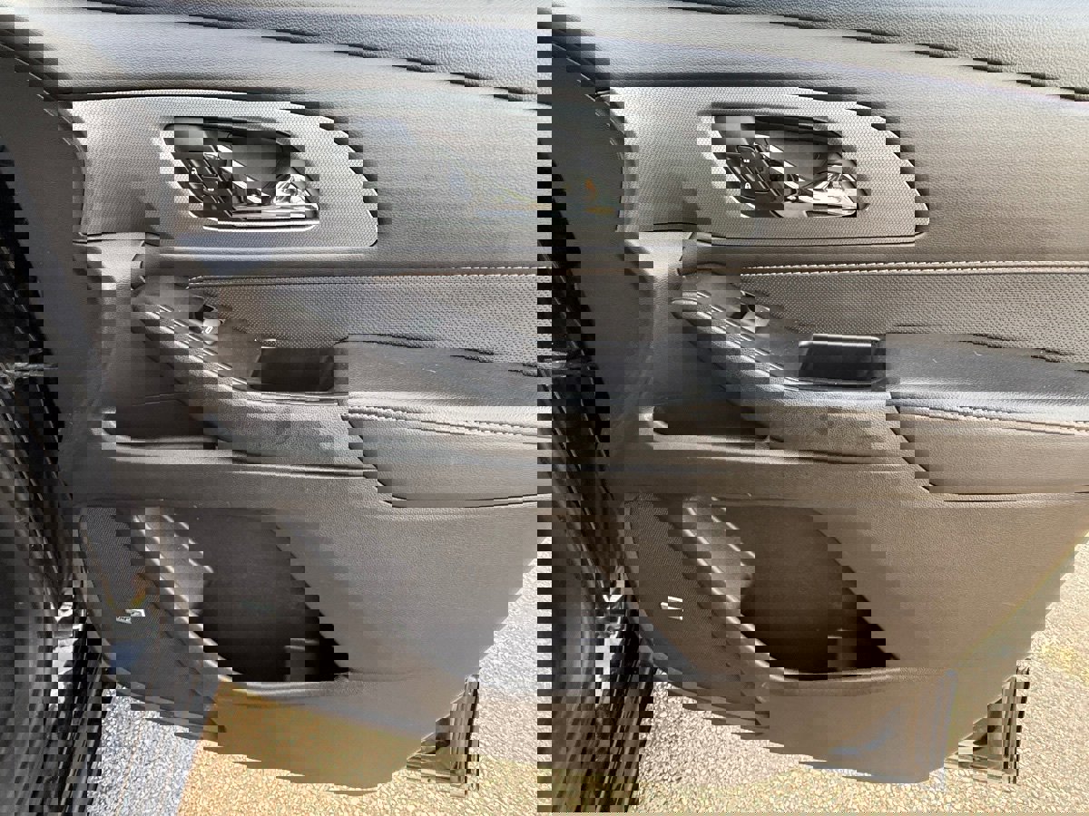 Used 2019 Chevrolet Traverse Premier w/ Redline Edition image 16